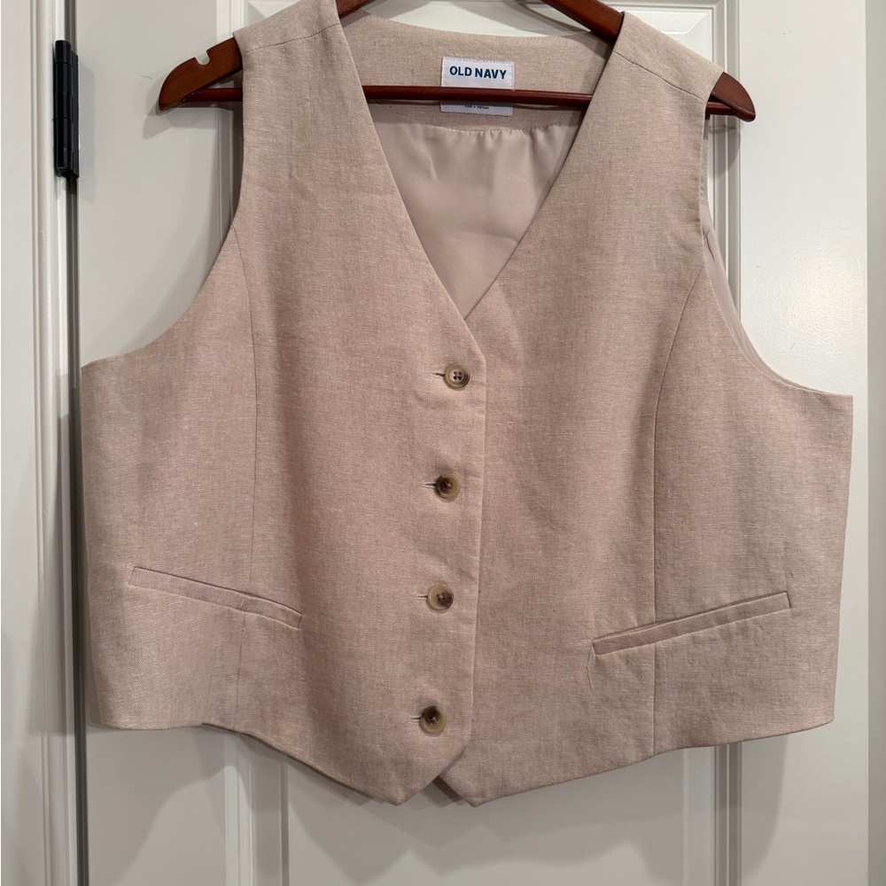 Old Navy Sleeveless Button Front Vest in Beige - Picture 2 of 8